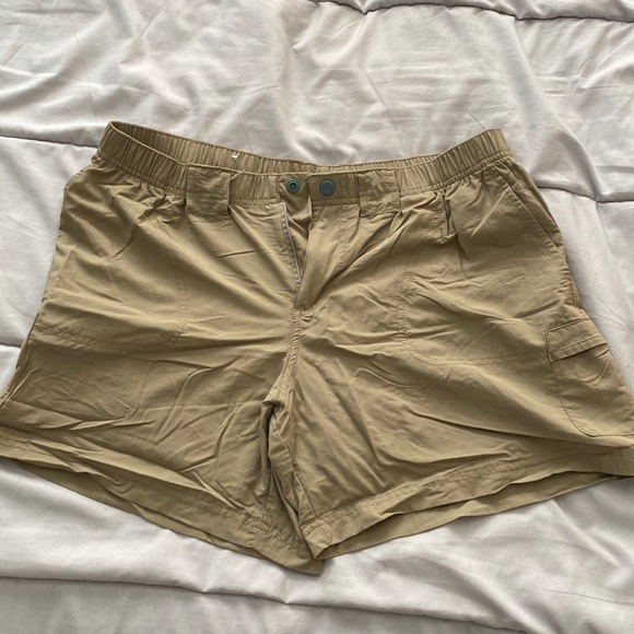 Columbia Hiking Shorts - Picture 1 of 3